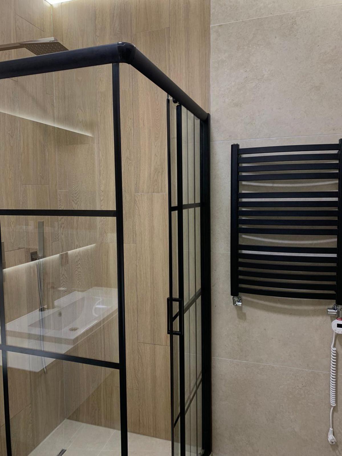 Arta City Hotel Yavoriv  ภายนอก รูปภาพ
