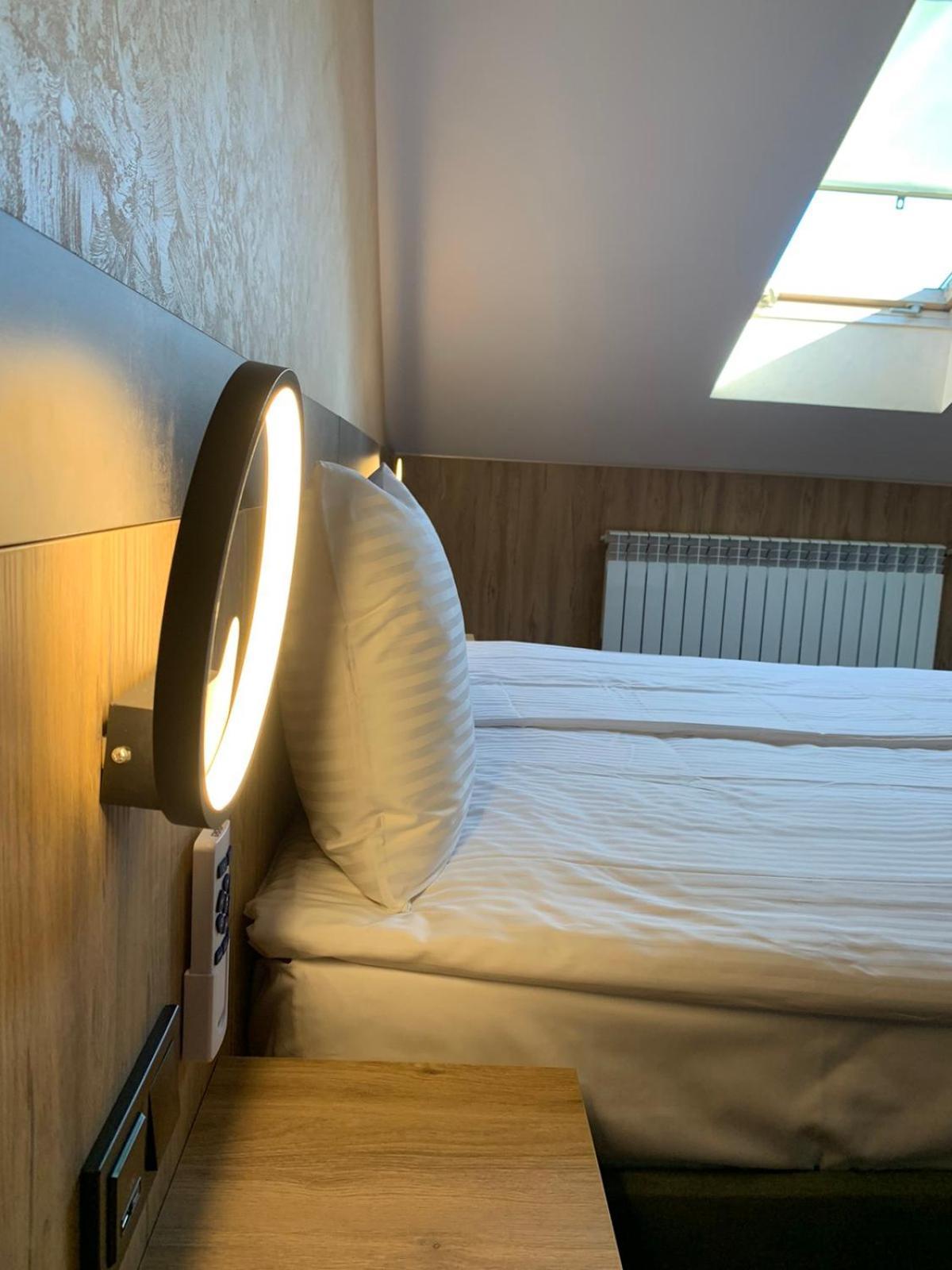 Arta City Hotel Yavoriv  ภายนอก รูปภาพ