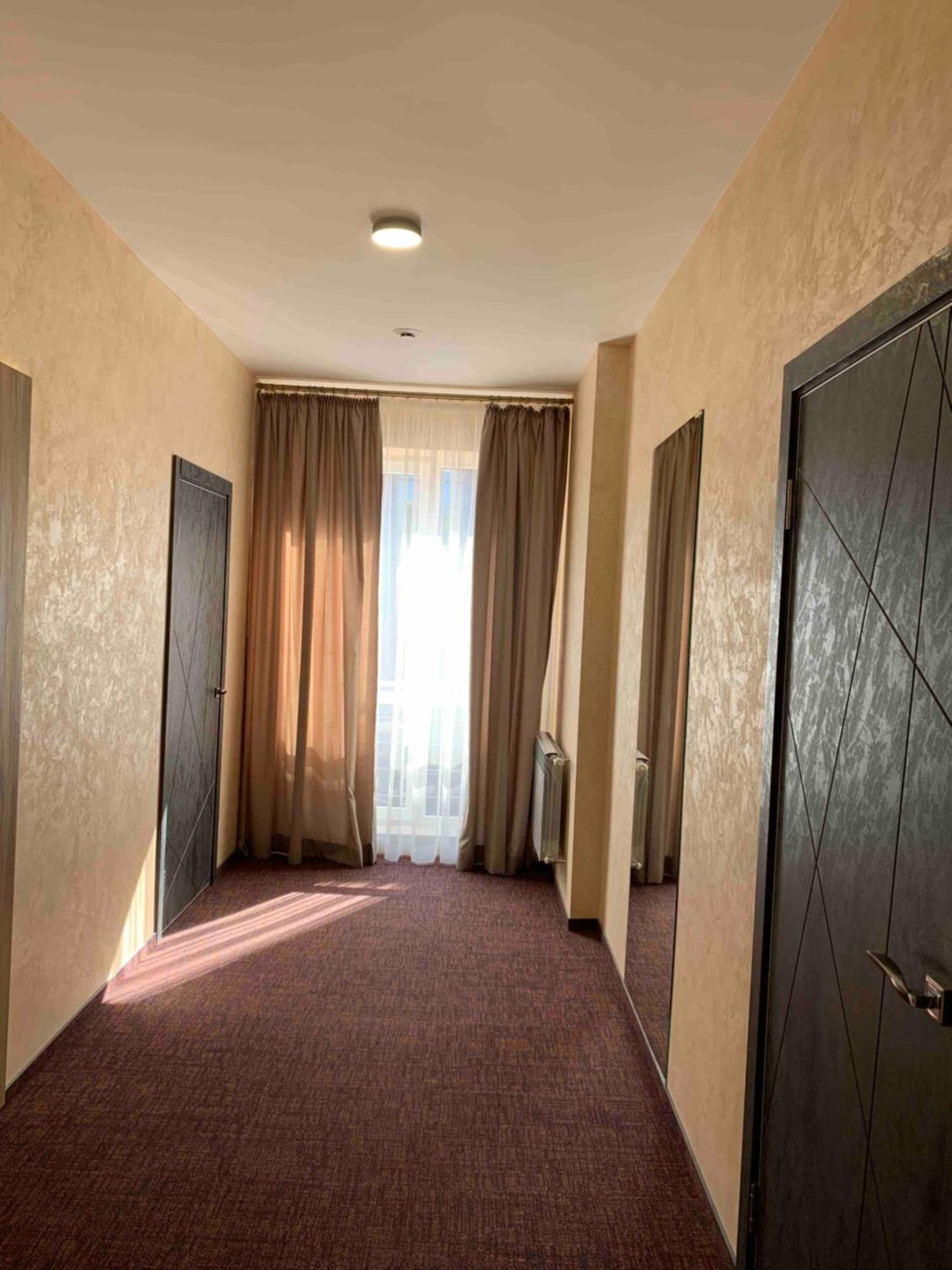 Arta City Hotel Yavoriv  ภายนอก รูปภาพ
