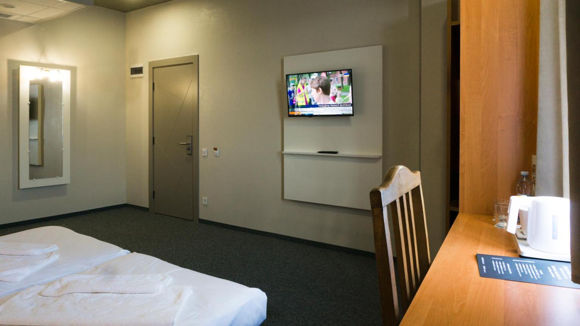 Arta City Hotel Yavoriv  ภายนอก รูปภาพ