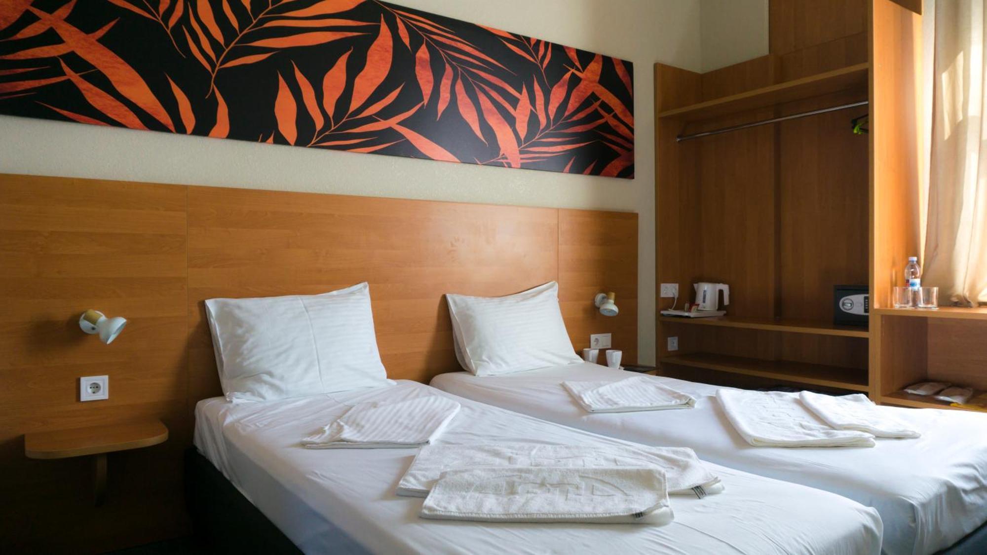Arta City Hotel Yavoriv  ภายนอก รูปภาพ