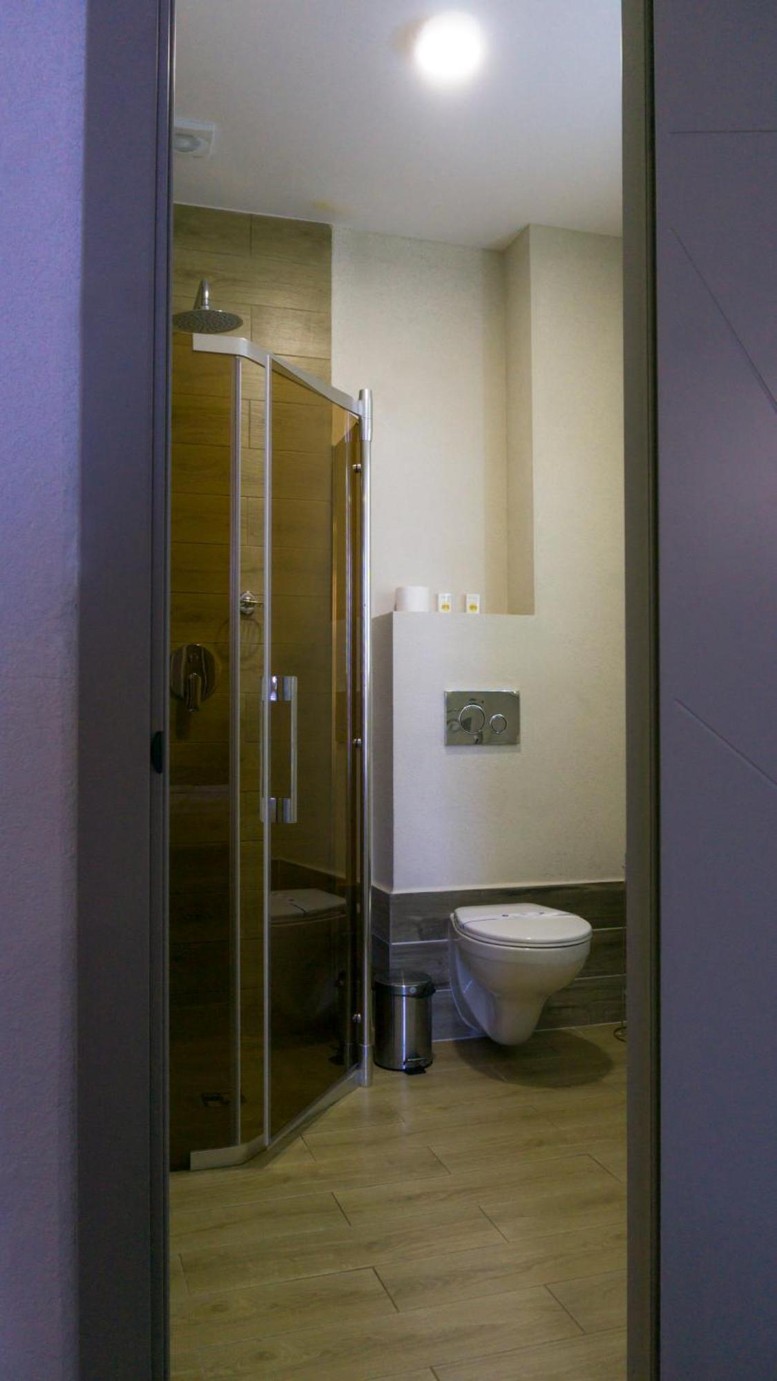 Arta City Hotel Yavoriv  ภายนอก รูปภาพ
